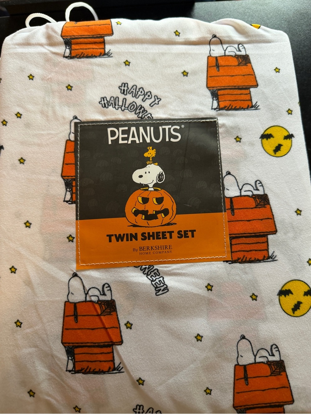 New Peanuts Snoopy Twin Sheet Set 3-Piece Sheets Happy Halloween Doghouse
